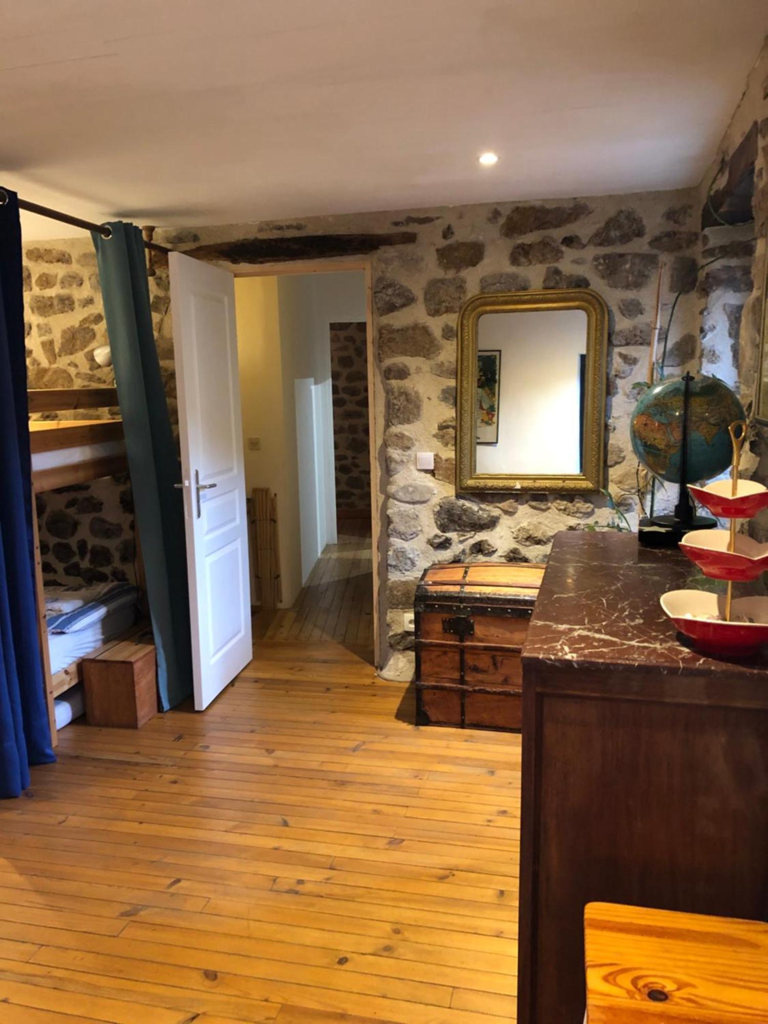 Les Pentes Du Chateau De Retourtour Lamastre Exteriér fotografie